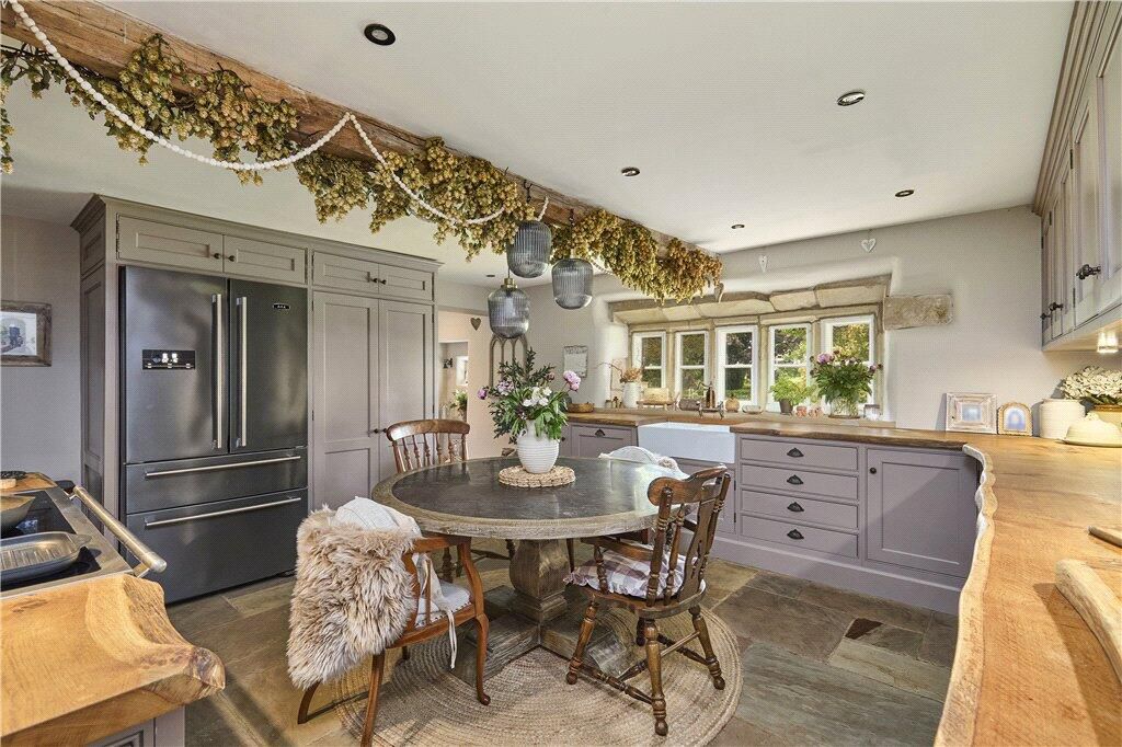 Bespoke Kitchen in Grade II Listed Farmhouse